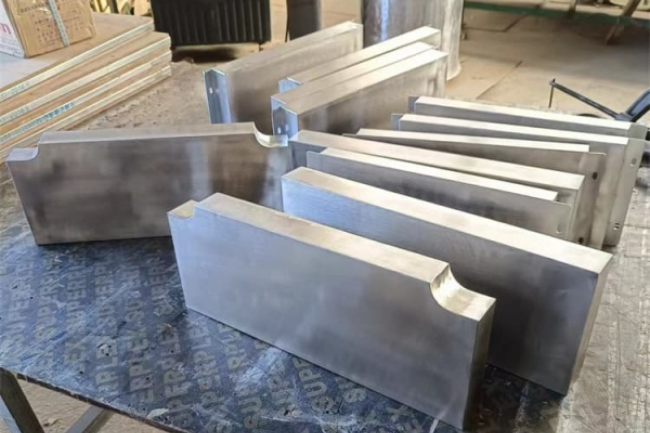 济宁不锈钢包铅件